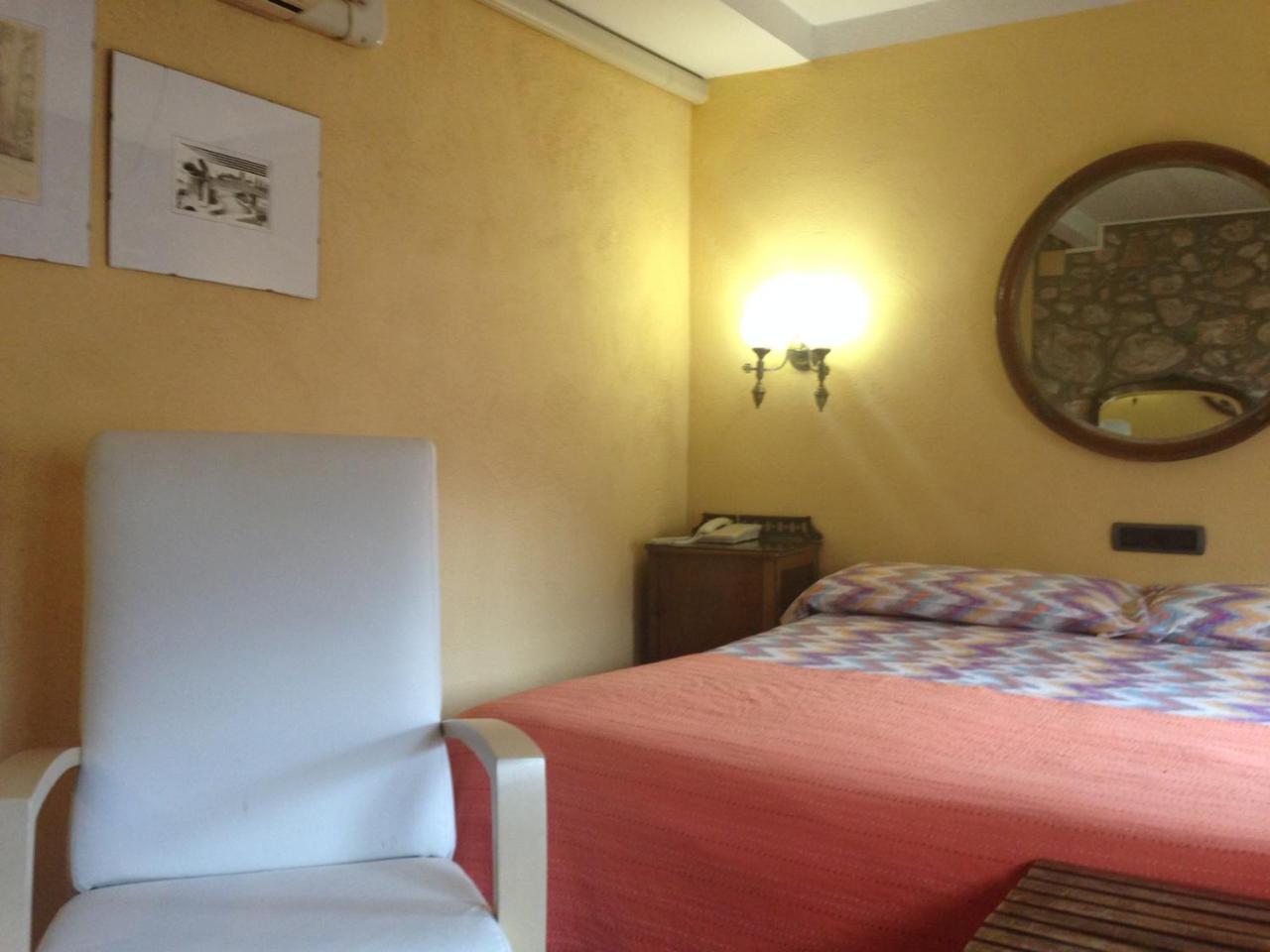Hotel Fonda Cal Blasi Montblanc Exterior foto